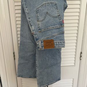 Levi’s Ribcage Straight Jean